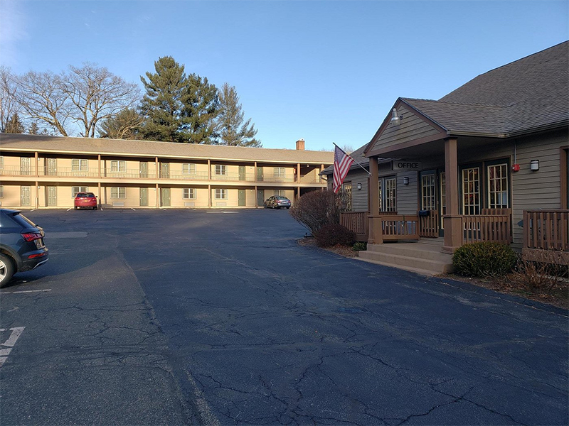 Hotels In The Berkshires, Motels In The Berkshires, Lodging In The Berkshires, Great Barrington MA Hotels, Pittsfield MA Hotels, Lenox MA Hotels